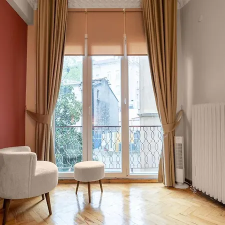 Apartman Elegant 2br Haven With Magnificent Bosphorus View