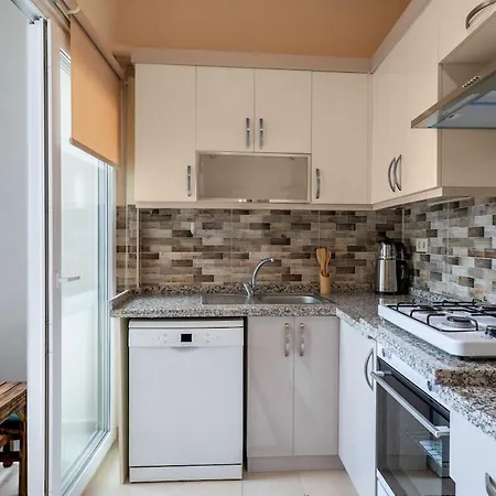 Apartman Elegant 2br Haven With Magnificent Bosphorus View